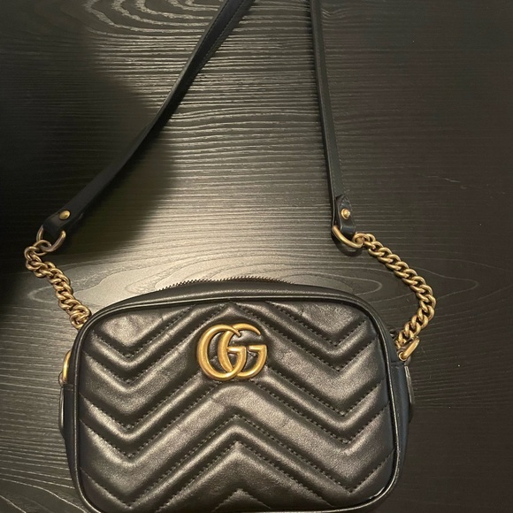 Gucci Handbags - Gucci Crossbody